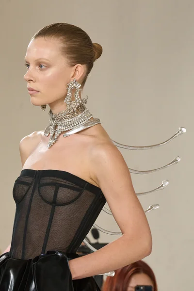 Look 14